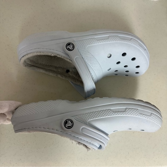Crocs Pastel Blue and White Fleece-Lined Clogs size M 9 / W 11 Unisex - Picture 6 of 8
